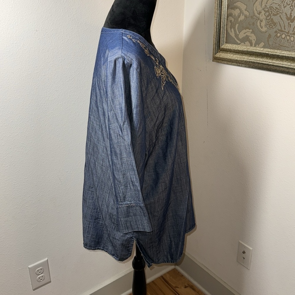 Chico’s chambray embroidered‎ beaded floral V neck 3/4 sleeves tunic blouse Sz L - Picture 3 of 6